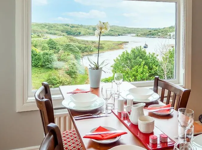 The Woodfield * Clifden